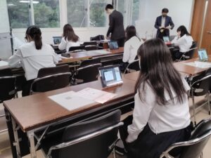 青学教授のリーディー先生によるｵﾝﾗｲﾝ英会話の説明会とﾐﾆ講演会を開催しました。