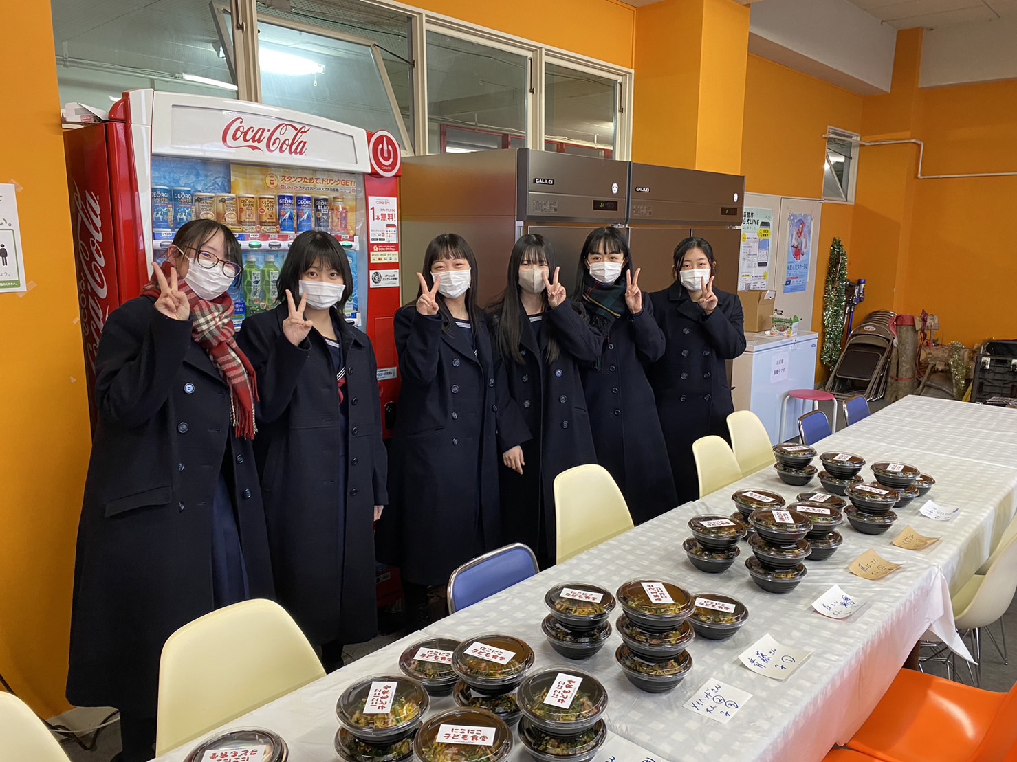 クラスで集めた食材をHIFのこども食堂に寄贈するというボランティアに取り組みました❗️