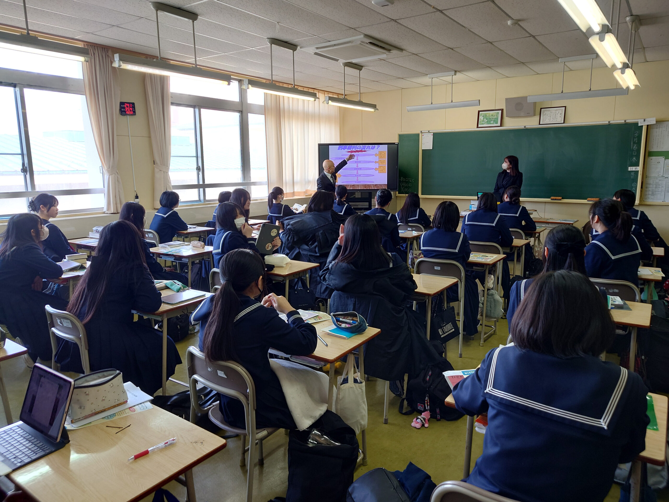 3月7日(金)高校2年特別進学コース 公共の授業で裁判員制度を学ぶ