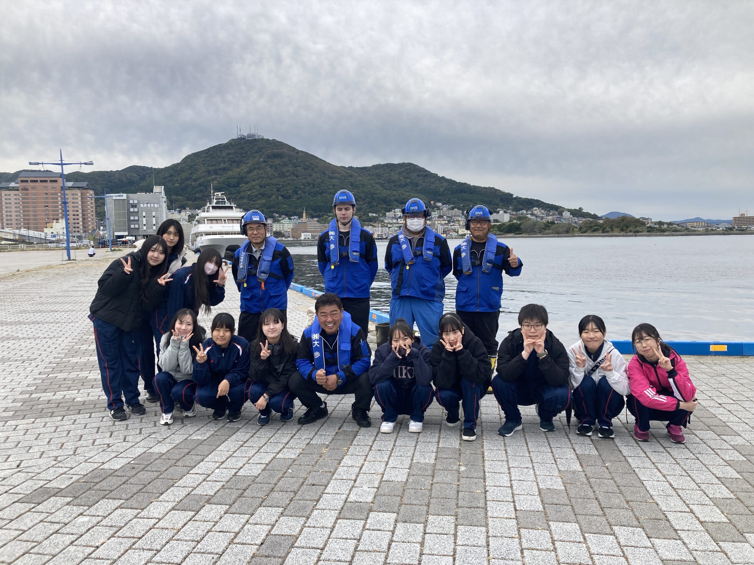 10月11日(土)高校2年生が総合学習「SDGs活動の一環」として水中ドローンで函館港の現況を調査しました！