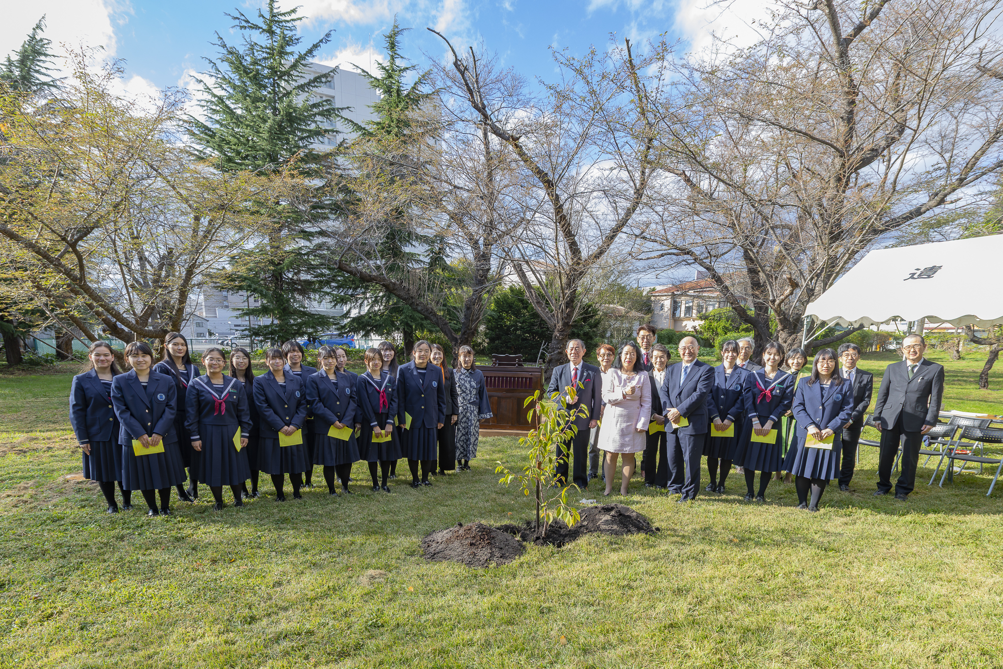 10月20日(月)「シドモア桜」植樹礼拝式を行いました🌸