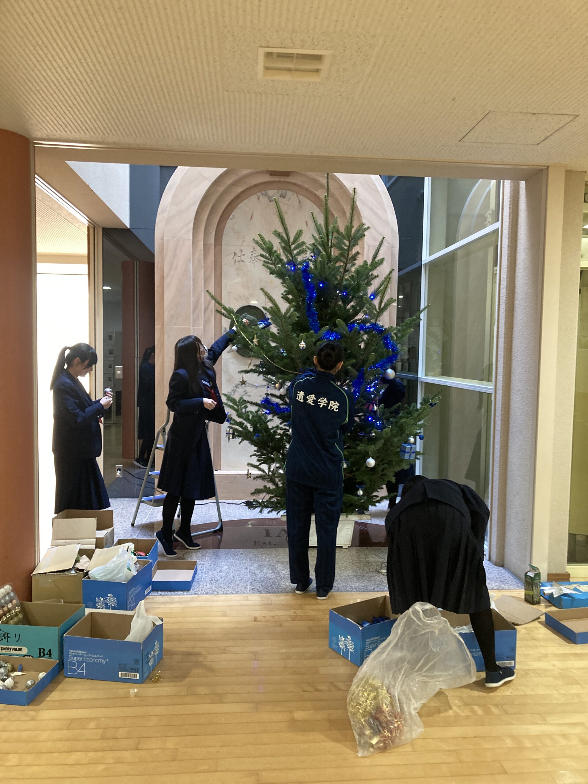 12月6日(土)、いよいよ学校全体が『クリスマス一色』に近づいてきました🎄✨