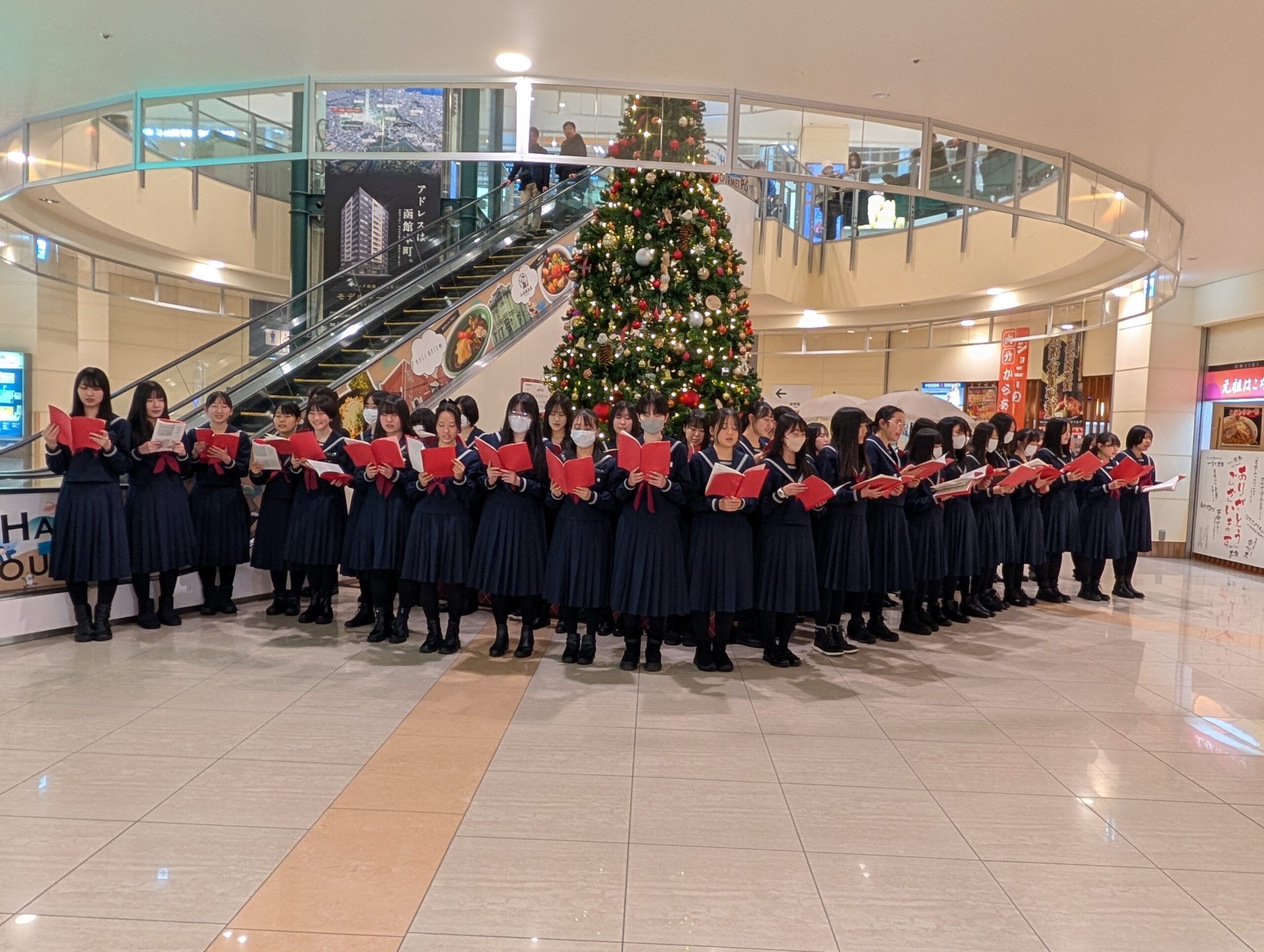 12月11日(木)『クリスマスキャロリング』を開催させていただきました！