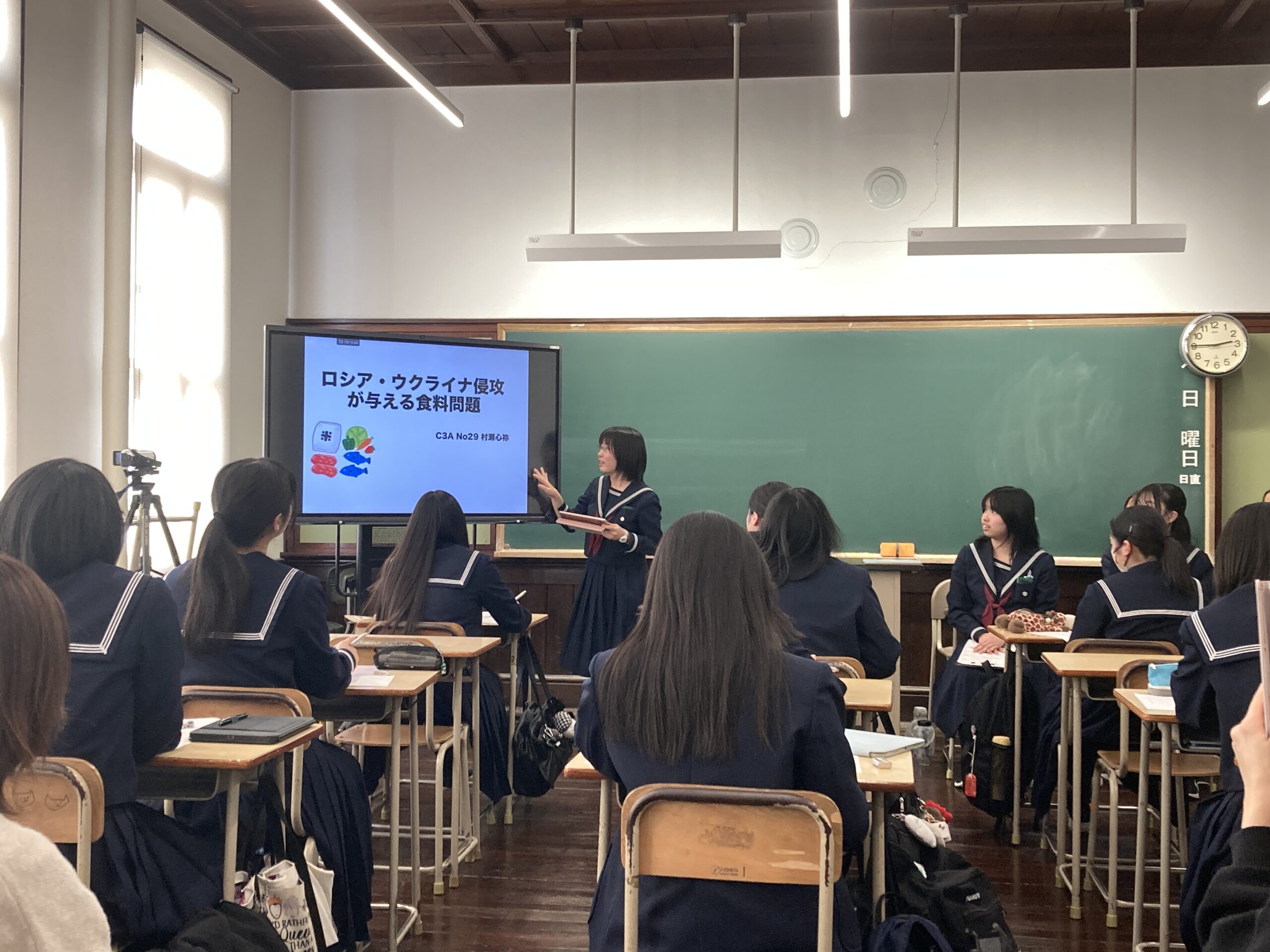 3月6日（金）、遺愛女子中学校3年生による卒業レポート発表が行われました。